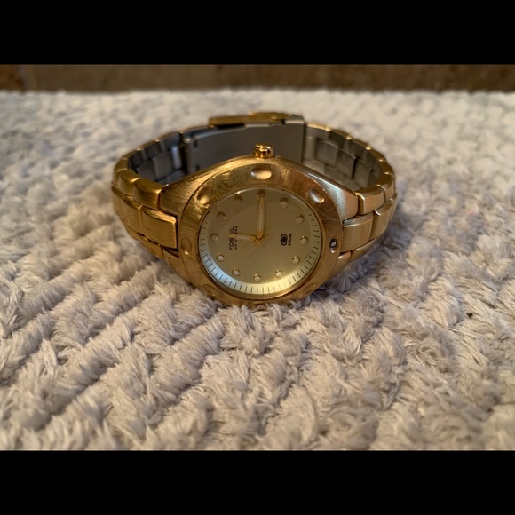 Gold Fossil Watch - Picture 2 of 2